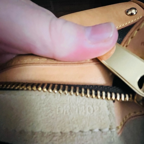 Louis Vuitton Boetie pm monogram tote. - Picture 5 of 5